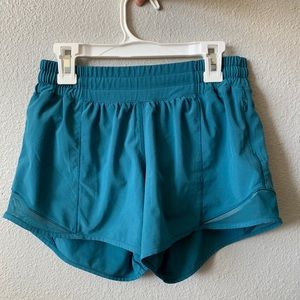 Lululemon hotty hot short size 4 (4”)